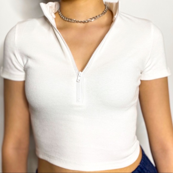 CROP TOP - Picture 1 of 1